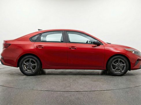 Used 2025 Kia K4 FWD image 11