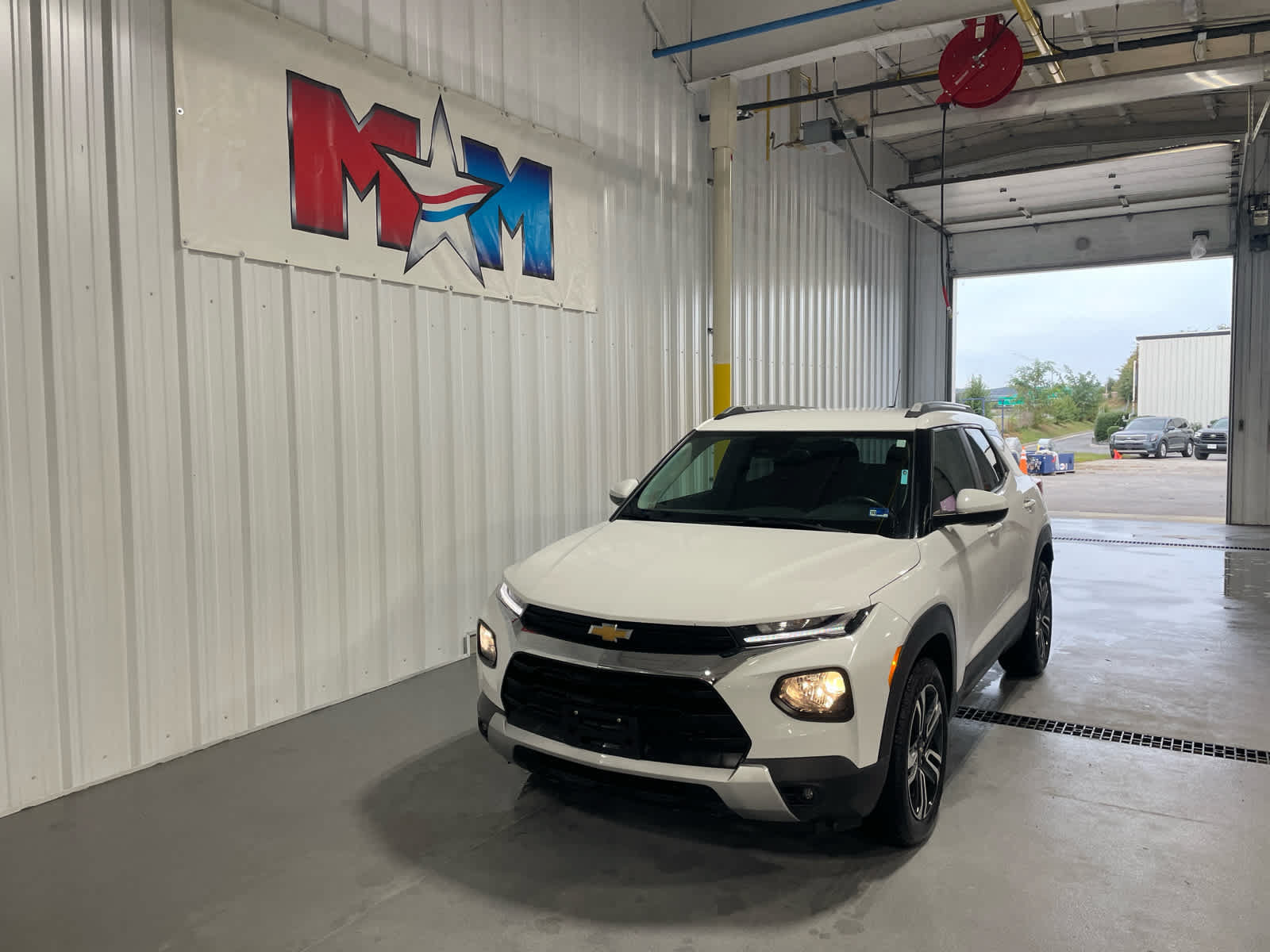 Used 2021 Chevrolet TrailBlazer LT AWD/4WD image 2