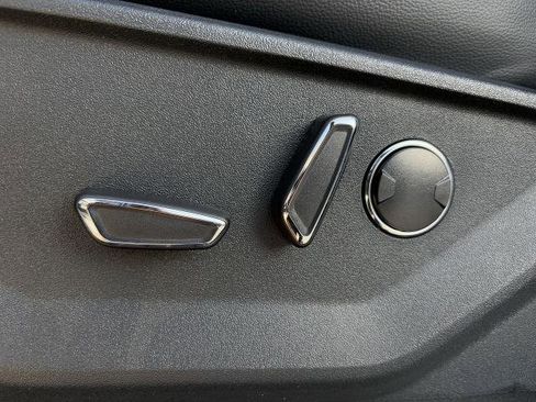 New 2025 Ford F150 Lariat w/ Equipment Group 502A High image 28