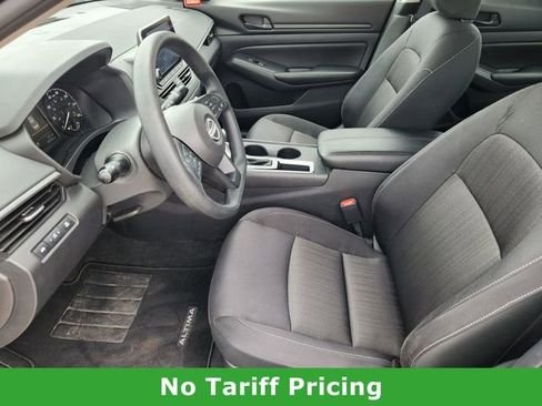Used 2025 Nissan Altima 2.5 S FWD image 12