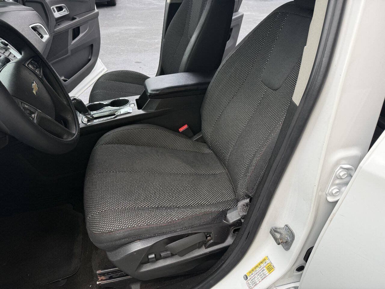 Used 2016 Chevrolet Equinox LS AWD/4WD image 6