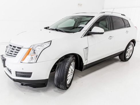 Used 2014 Cadillac SRX Luxury w/ Driver Awareness Package image 2