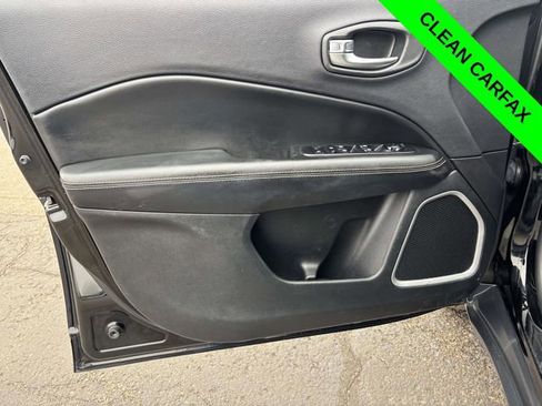 Used 2018 Jeep Compass Latitude w/ Cold Weather Group image 9