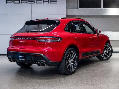 Certified 2024 Porsche Macan S AWD/4WD image 23