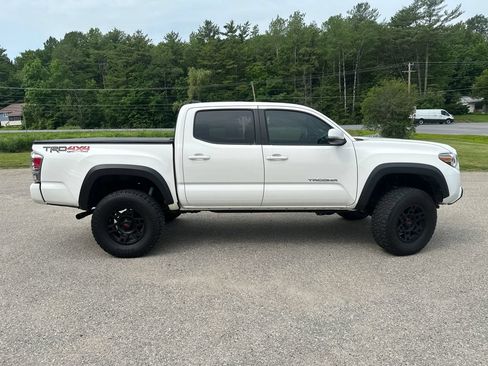 Used 2021 Toyota Tacoma TRD Off-Road w/ Technology Package AWD/4WD image 6