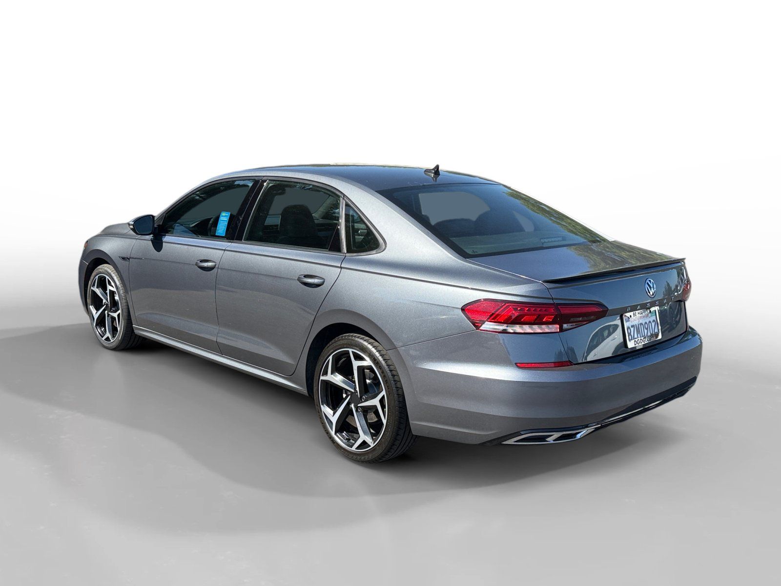 Used 2022 Volkswagen Passat 2.0T R-Line FWD image 3
