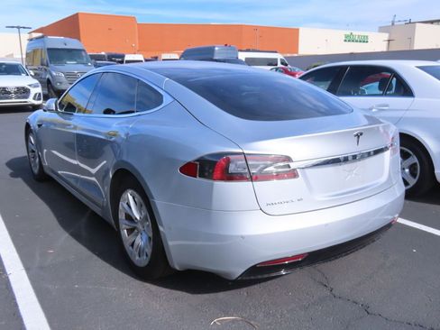 Used 2017 Tesla Model S 90D image 3