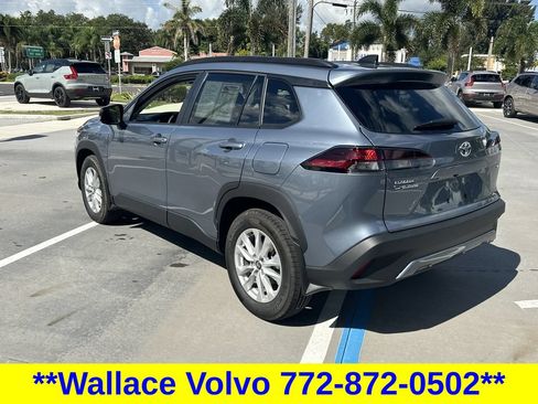 Used 2026 Toyota Corolla Cross LE FWD image 9