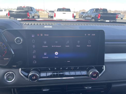 Used 2024 Chevrolet Colorado LT w/ LT Convenience Package III image 12