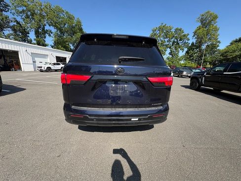 Used 2025 Toyota Sequoia Limited w/ TRD Off-Road Package AWD/4WD image 6