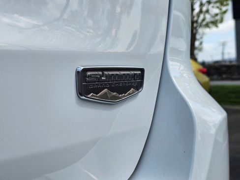 Used 2018 Jeep Grand Cherokee Summit AWD/4WD image 15