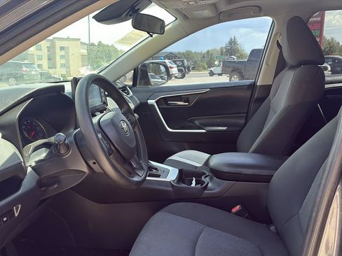 Used 2019 Toyota RAV4 XLE AWD/4WD image 12