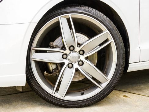 Used 2020 Audi A3 2.0T Premium Plus w/ Premium Plus Package FWD image 3