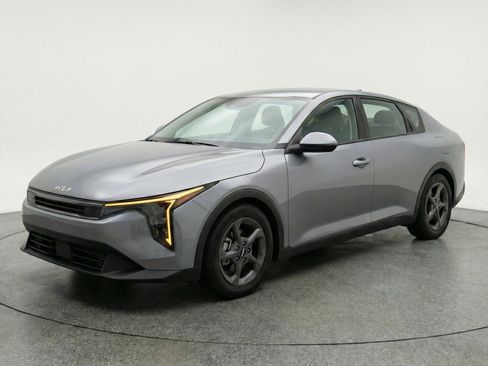 Used 2025 Kia K4 FWD image 3