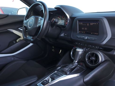 Used 2020 Chevrolet Camaro LT image 27