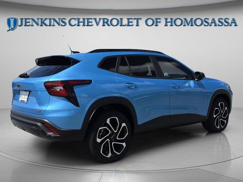 New 2026 Chevrolet Trax RS w/ Driver Confidence Package FWD image 3