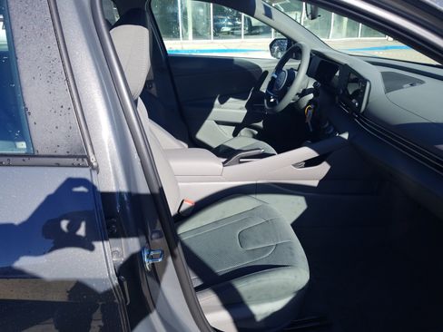 New 2026 Hyundai Elantra SE image 17