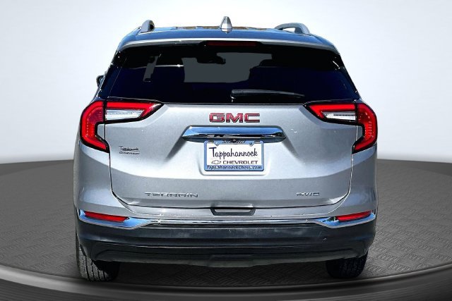 Used 2024 GMC Terrain SLT AWD/4WD image 5