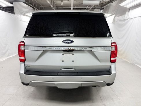 Used 2019 Ford Expedition XLT w/ Equipment Group 202A AWD/4WD image 4