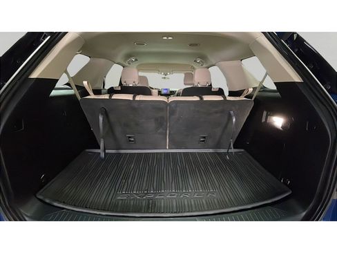 Used 2020 Ford Explorer XLT w/ Equipment Group 202A AWD/4WD image 17