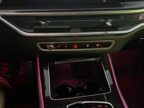 Used 2024 BMW X5 sDrive40i w/ M Sport Package image 11