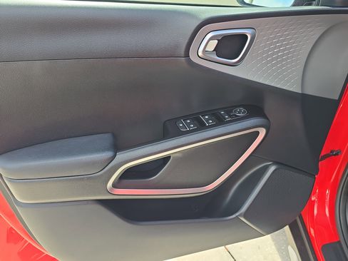 Certified 2022 Kia Soul X-Line FWD image 17