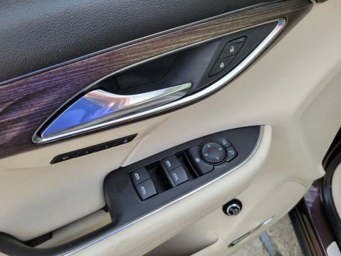 Used 2021 Buick Envision Avenir image 12