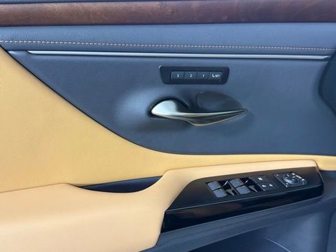 New 2025 Lexus ES 350 350 image 12
