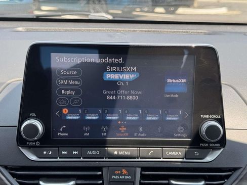 Used 2024 Nissan Altima 2.5 SV FWD image 3