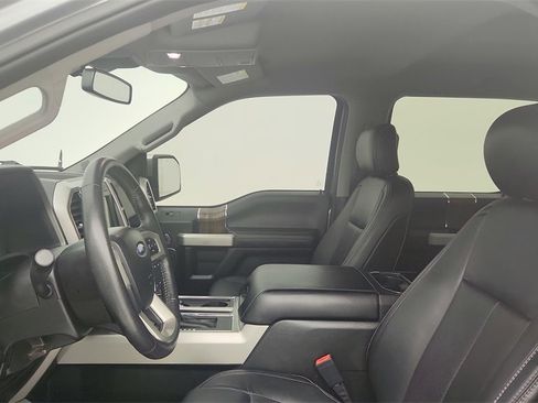 Used 2020 Ford F150 Lariat image 17