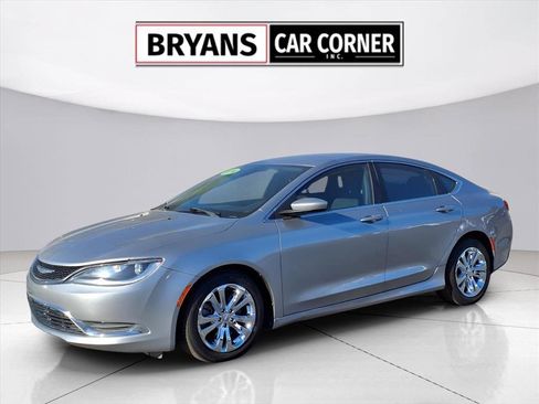 Used 2016 Chrysler 200 Limited image 19