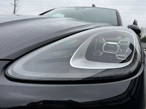 Used 2023 Porsche Cayenne w/ Sport Chrono Package (8LH) image 15