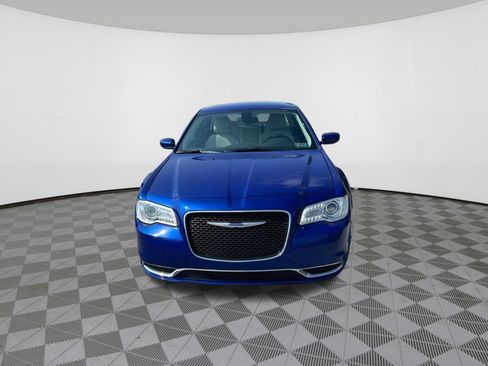 Used 2019 Chrysler 300 Touring AWD/4WD image 3