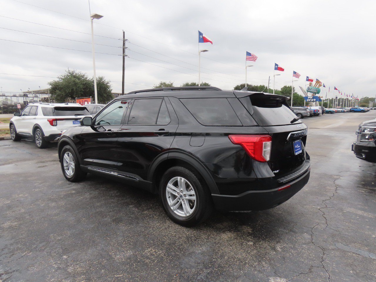Certified 2024 Ford Explorer XLT RWD image 15