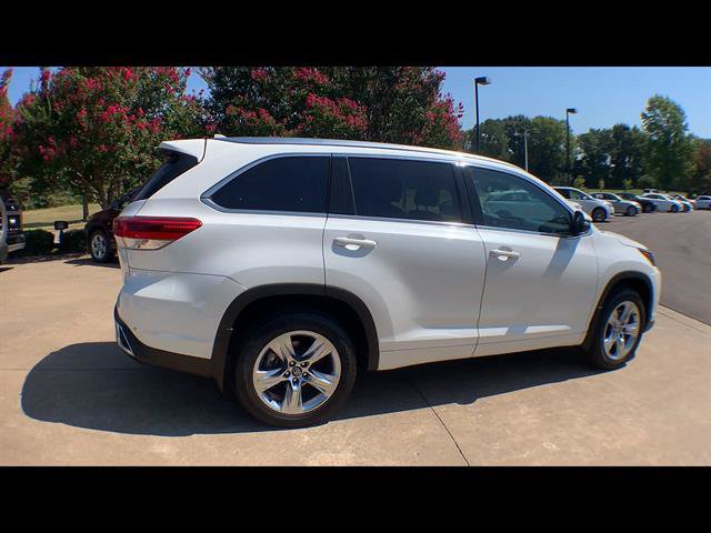 Used 2019 Toyota Highlander Limited AWD/4WD image 8