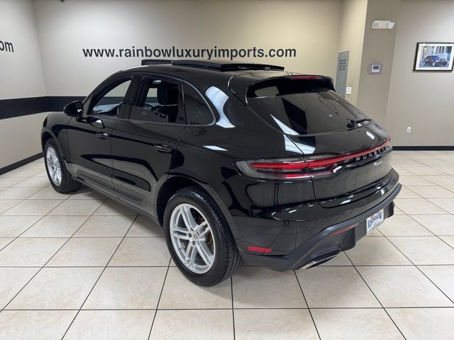 Used 2025 Porsche Macan AWD/4WD image 4