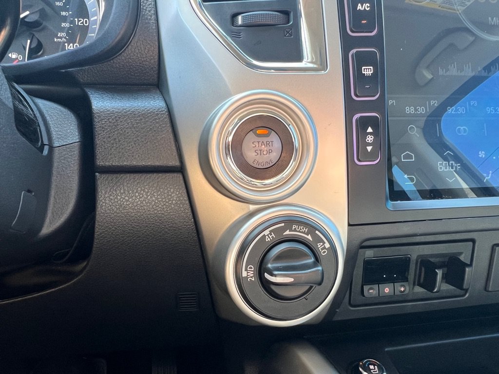 Used 2018 Nissan Titan PRO-4X w/ Pro-4x Convenience Package AWD/4WD image 41
