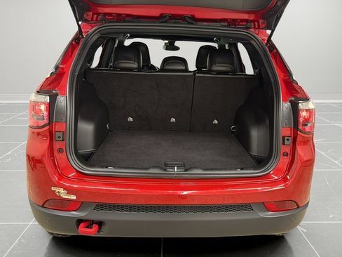 Used 2025 Jeep Compass Trailhawk AWD/4WD image 21
