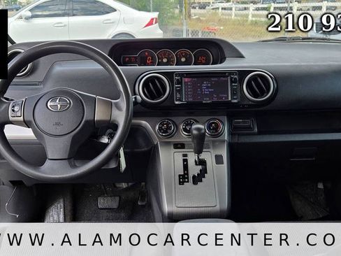 Used 2014 Scion xB FWD image 31