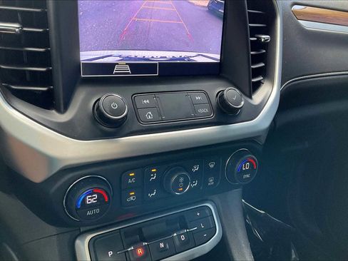 Used 2022 GMC Acadia SLE image 63