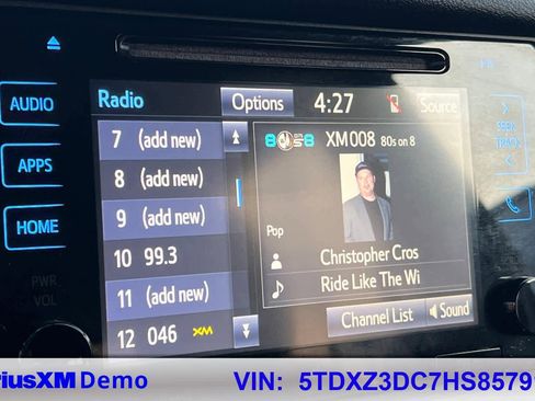 Used 2017 Toyota Sienna SE image 31