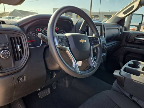 Used 2022 Chevrolet Silverado 2500 Custom w/ Custom Value Package RWD image 10