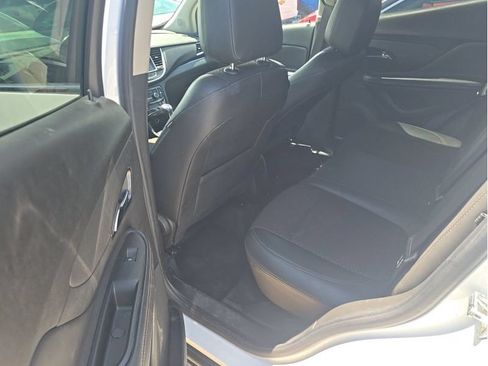 Used 2021 Buick Encore Preferred FWD image 22