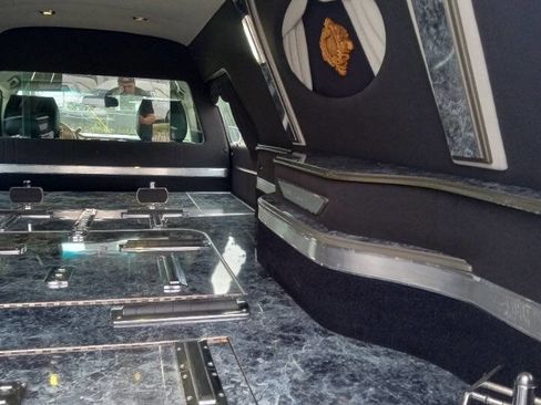 Used 2011 Cadillac DTS Limousine image 15