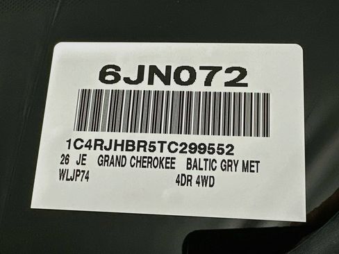New 2026 Jeep Grand Cherokee Limited w/ Limited Altitude Package AWD/4WD image 18