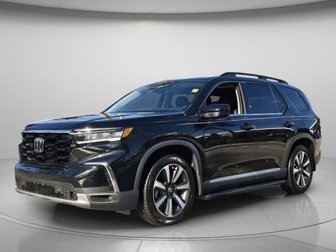 Used 2023 Honda Pilot Touring image 8