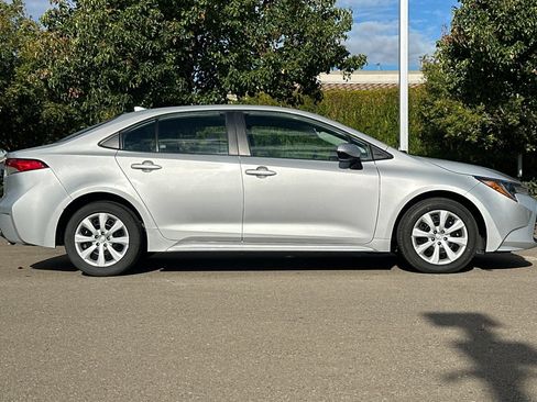 Used 2024 Toyota Corolla LE FWD image 3