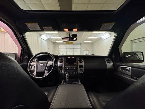Used 2017 Ford Expedition Limited w/ Equipment Group 301A AWD/4WD image 27