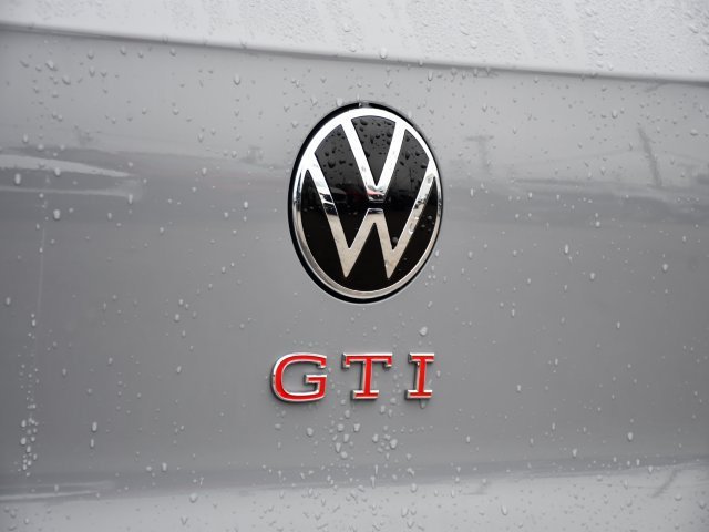 New 2026 Volkswagen GTI SE FWD image 9