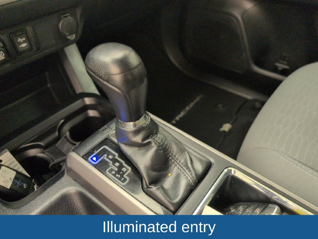 Used 2018 Toyota Tacoma SR5 RWD image 22